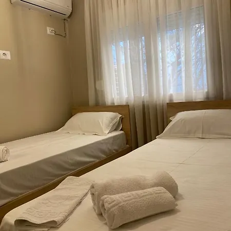 Agnes Penthouse Apartmán Durrës